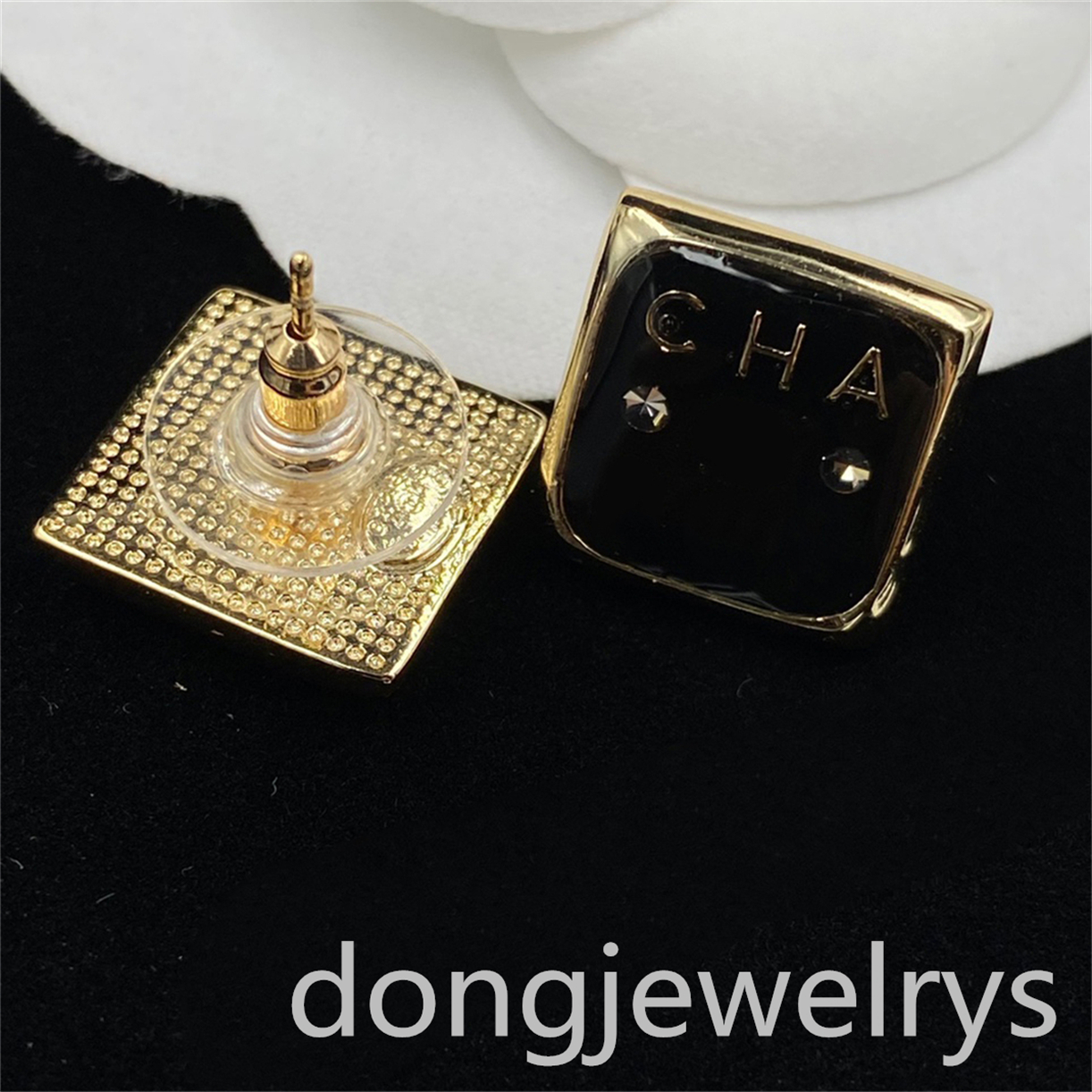 

Black Designer Earring Pearl Earrings Vintage Charm Stud Women Luxury Earings Ladies Dangle Chandelier Summer Earring Dongjewelrys