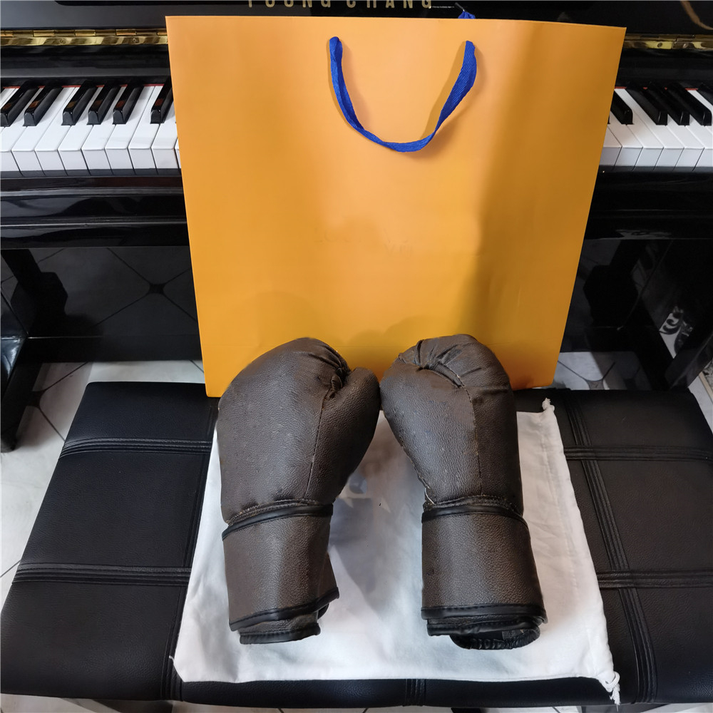 

ILIVI Monogram Leather Boxing Gloves Limited Edition Vintage Retro style Adult Size Playing Sandbags Parry Mens Womens Fight Training Sanda Muay Thai 10oz-14oz 2022