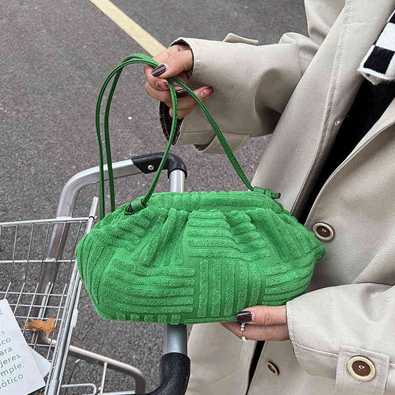 

2022 New Brand Green Towel Fabric Women Single-Shoulder Bag Fashion Plaeted Cloud Bag Ladies Casual Handbag Female Messenger Bag Y220409, Black
