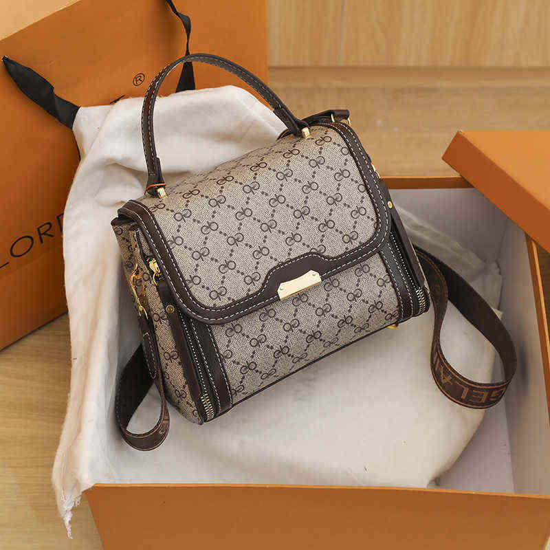 

Printed bag 2022 new atmosphere one shoulder hand versatile large capacity messenger small square Purses, Khaki