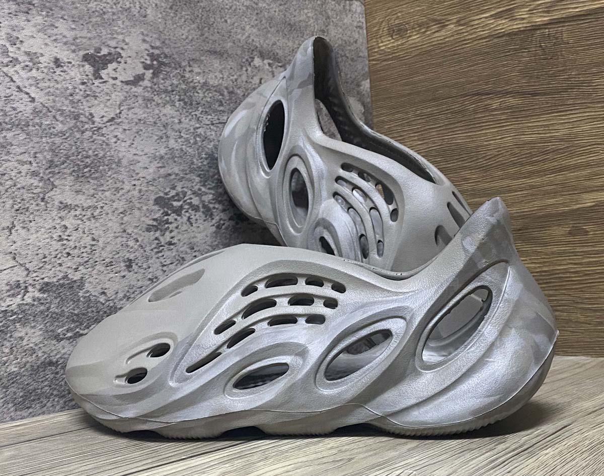 Mousse de mousse glissades OP51 Sandales Womens Mens 2022 Designer Slippers Sulfur Ochère Onyx Noir Crème Clay Moon Grey