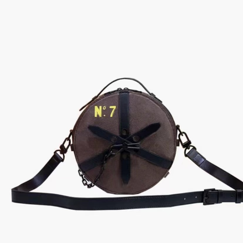 

M59706 WHEEL BOX Round tire box Designer Shoulder Bag Chauffeur Hatbox Luxury Crossbody Bags Fashion messenger bag leather Woman Evening Handbag waist drum