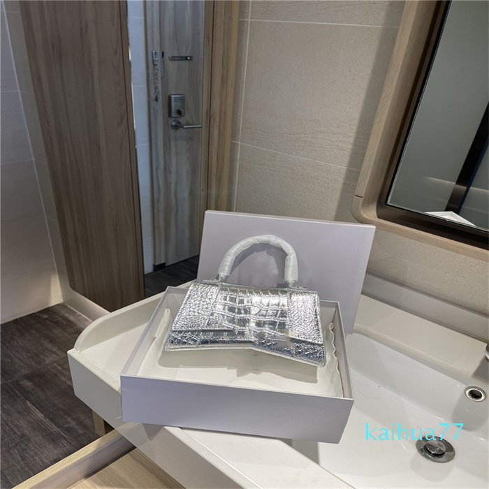 

2022 Hourglass bag Classic style high quality unique Handbag Women Luxurys Designers Handbags 2021 Four colors available Shoulder Bag Tot, There are dust bags but no bags