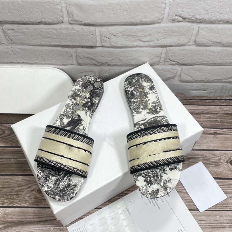 

2022 New Designer Men & Women Sandal Flat Slipper Sexy Fashion Shinning twinkling Summer Heel Slippers Slides Flip Flops Womens Daily Commuting Sandals Size 34-42, Chocolate