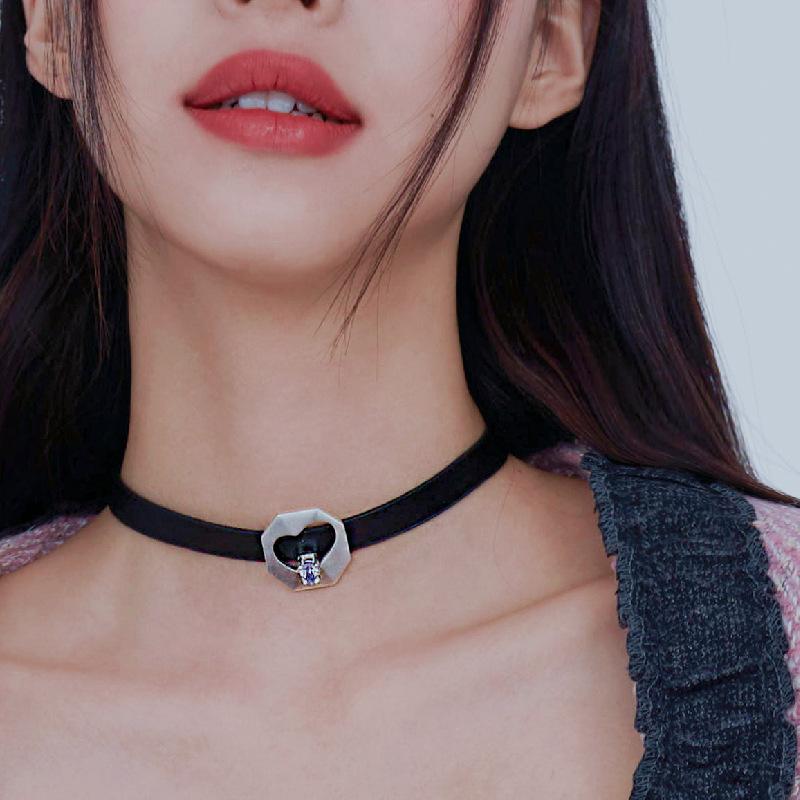 

Chokers Amorcome Harajuku Punk Love Heart Charm With Purple Crystal Faux Leather Collar Choker Necklace JewelryChokers