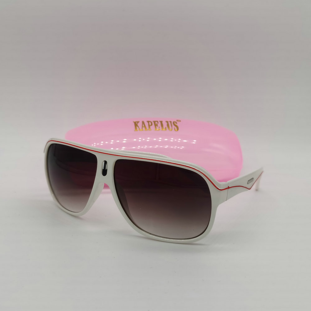 

Woman with white sunglasses Fashion brand glasses UV400 Women's leisure visor goggles wholesale