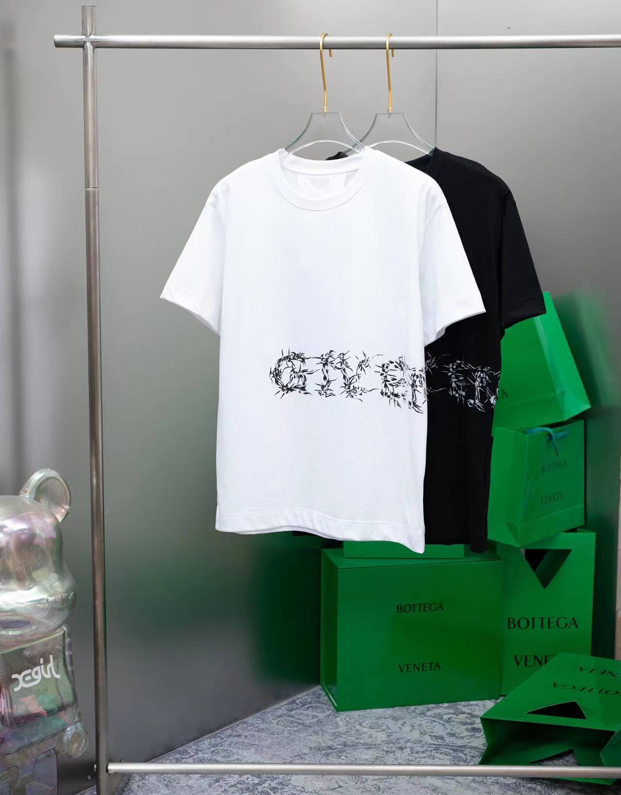 

Luxury Mens Summer Designer T Shirts Red New Arrival Couples Dog Print Short Sleeve Tees Streetwear White Woman Fashion Graffiti Pattern Tops European size S-XL #02, Customize