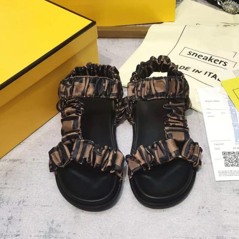 

Women Fashion Sandals New Designer Slipper Womens Casual Letters Slippers Summer Girls Sandal Beach Slides Flip Flops Shoes G226112F, Brown