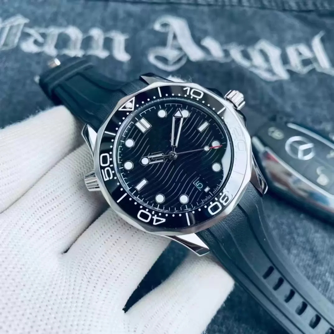 

Top AAA Luxury High Quality Mens Watches Automatic Mechanica 300 meter dive Dive's all-new Carbon Black Super-Luminnova luminous coating Leather fine steel watchband