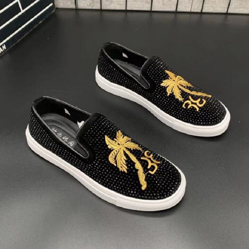 

High Quality Men Tide Leather Casual Shoes Spring Autumn Cool Skull Rivet Flat Shoes Leisure Loafers Da35, Black
