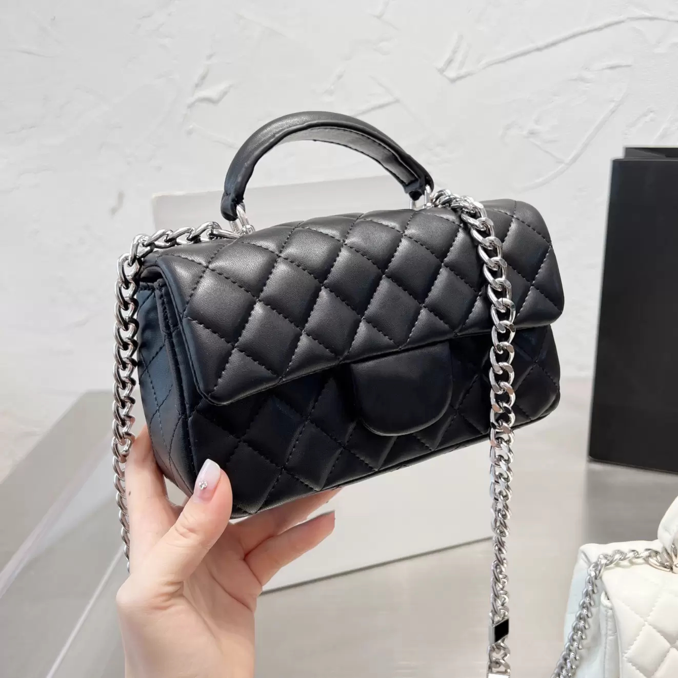 T87 Mini Totes Bag Snow Lambskin Solid Color Classic Quilted Plaid Handle Silver Metal Chain One Shoulder Crossbody Bag Designer Luxury Ladies Handb