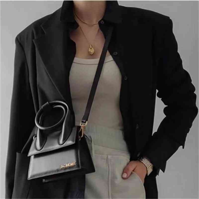 

Jacquems Handbag Buy 22 round handle small square Bag White Black armpit shoulder wm