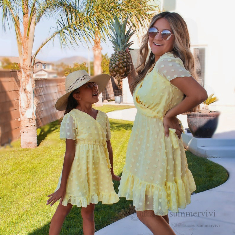 

Family matching outfits girls polka dots falbala dress women V-neck short sleeve dresses summer mother and daughter clothing Q7452, Wine red