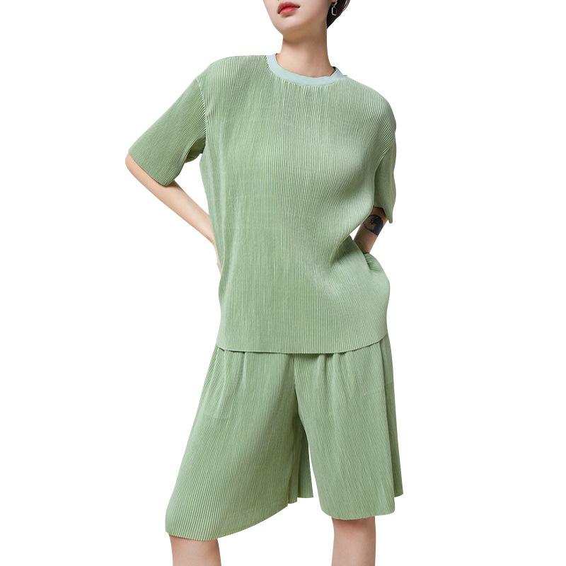 

Women's Tracksuits Two Piece Set Women Miyake Pleated Summer Casual Loose Solid Color Round Neck Short Sleeved Top Shorts For Female 45-75kg, Orange top shorts