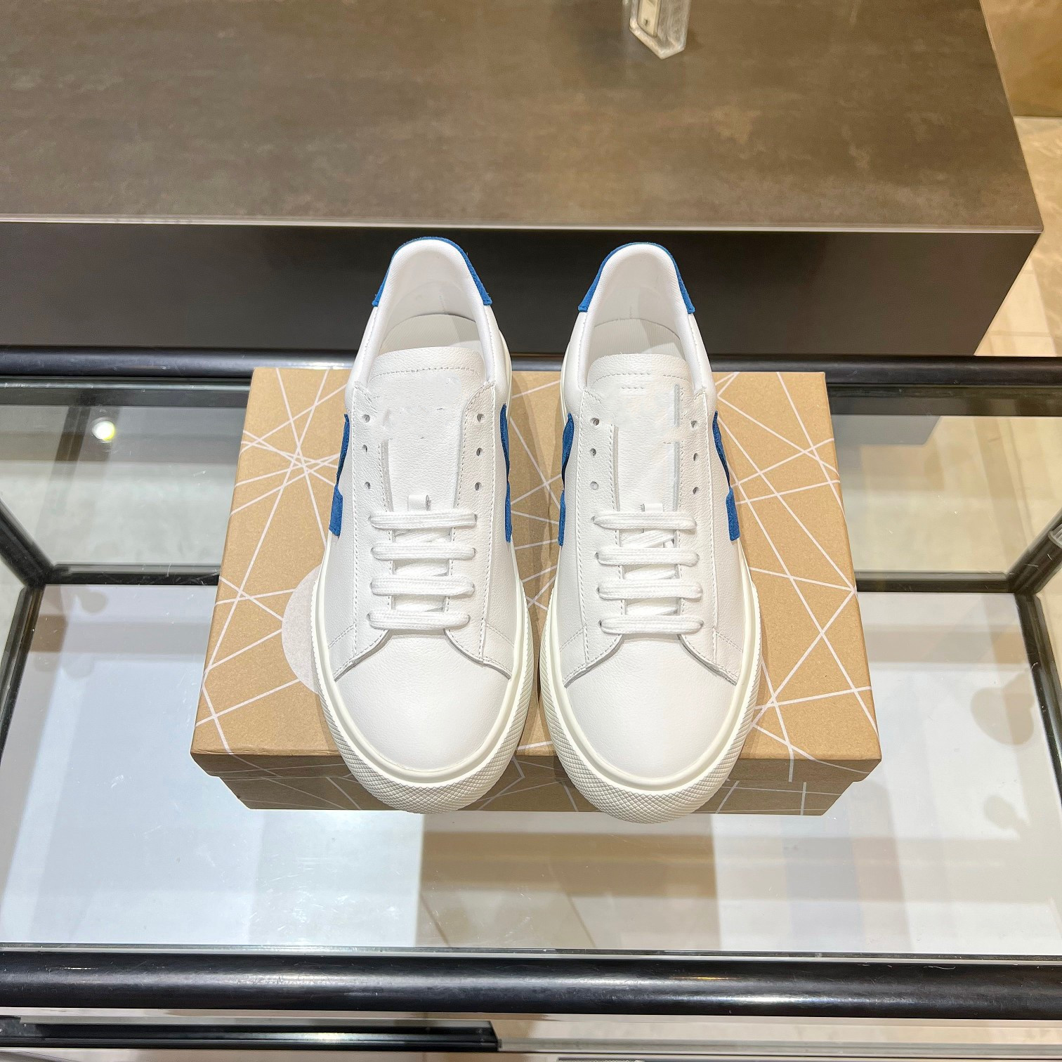2022 Luxury Designer Casual Shoes Red Sole Low Flat Spikes Flats Black Blue Suede Silver Diamond Top Quality Men Women Sneakers With Box Dust Bag