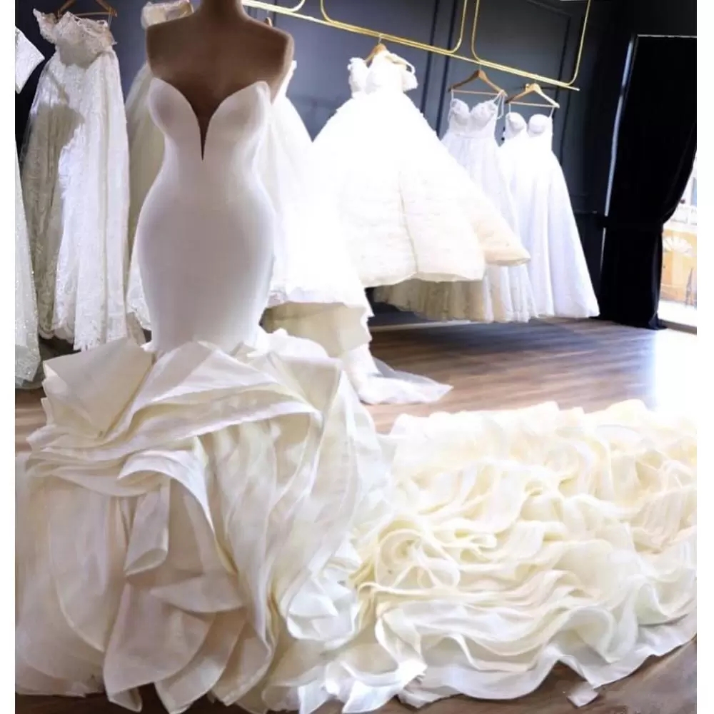 

Luxury Cascading Ruffles Mermaid Wedding Dresses Chapel Train Plus Size Bellanaija Nigerian Arabic Country Bridal Gowns, Ivory