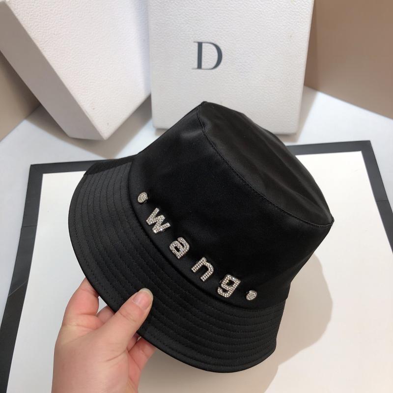 

Berets Satin Fisherman Hat Sun Hats For Ladies Designer Fishman Black Summer Bucket Winter High Quality Letter Luxury HatsBerets