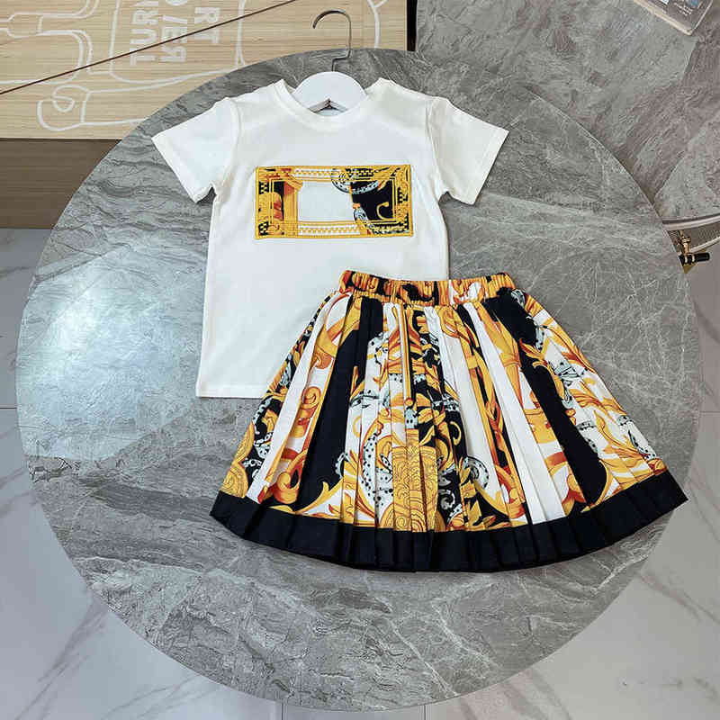 

Girls' suit brand clothing design cotton top embroidered pattern high quality Tshirt classic printed pleated skirt twopiece G220810, White