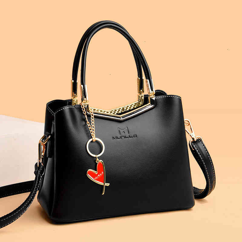 

Women's Bag Atmosphere 2022 Three Pocket Diana with Cool Curved Mouth Design and Slanting Cross Handbag Pendant, Black
