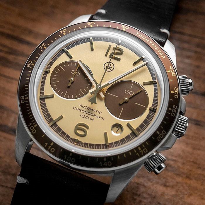 

Wristwatches 2022 Br Style Round Multifunctional Five Needle Fashion Business Movement Small Dial Quartz Watch, Black