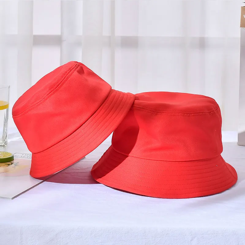 

Classic fashion simple solid color designer bucket hats for women and men summer outing party beach sports designers caps very good nice black whith red yellow