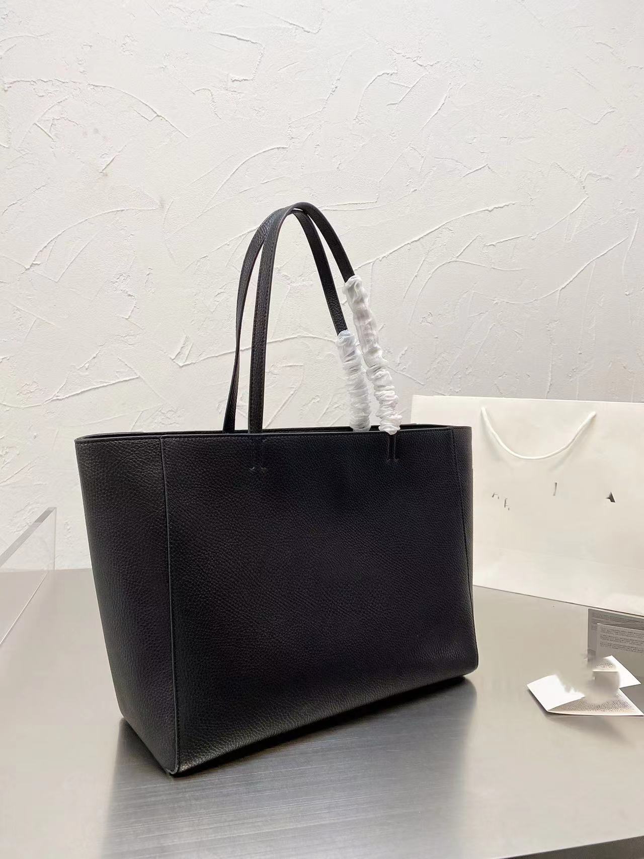 

B Big Shoulder Bags Fashion Letter Genuine Leather Black pillow
