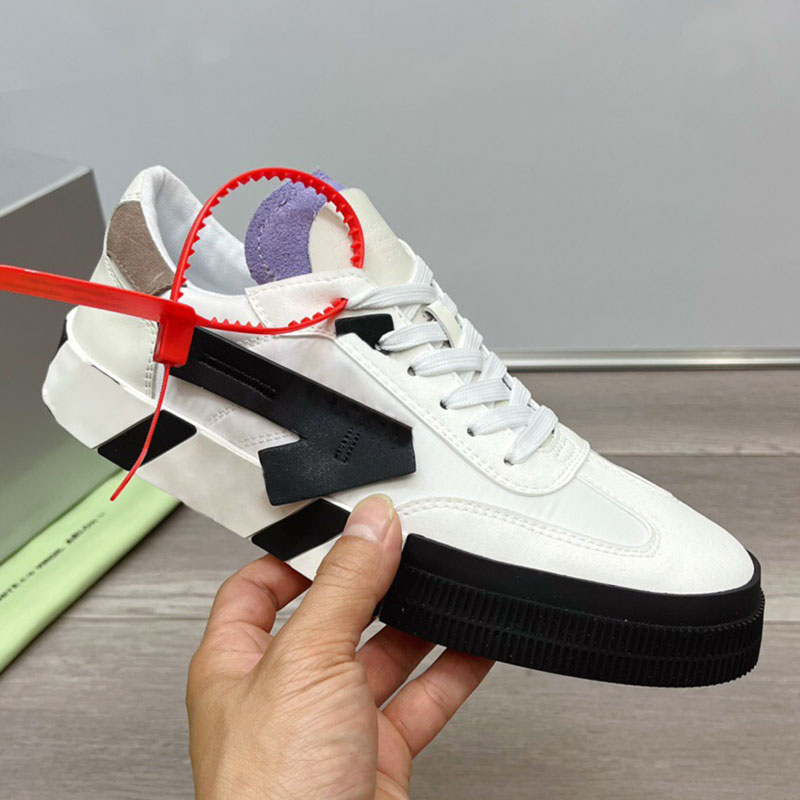 

2022 New Mens Casual sports shoes Fashion Trend Shoess Side Black Big Arrow Decoration Black And White Striped Sole Men of Sneakers, Freight compensation