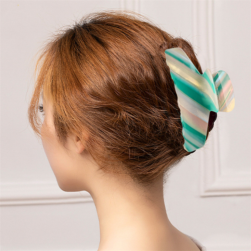 

Length 11 CM Large Trapezoid Shaped Hair Clamp Women Splicing Dazzle Color Acetic Acid Hair Claw Clips European Female Headdress Geometric Hairpins Wholesale