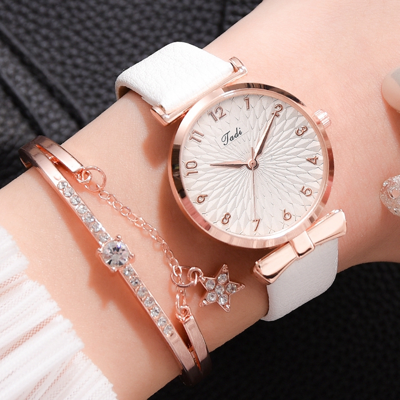 

Luxury Women Bracelet Quartz Watches For Women Magnetic Watch Ladies Sports Dress Pink Dial Wrist Watch Clock Relogio Feminino30, Leather red set