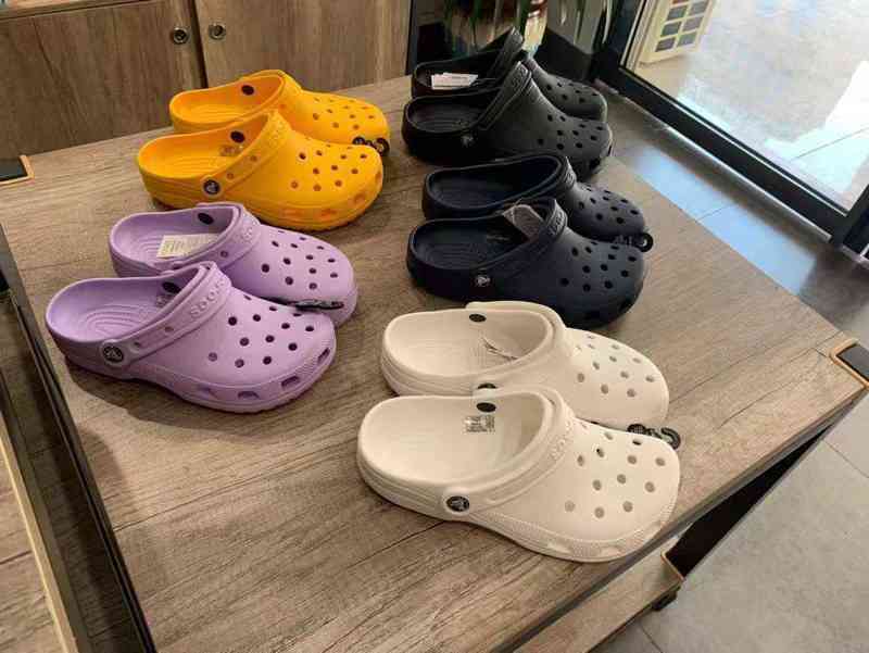 

Sandals Clogs Slides Fashion Hole Shoes Mens And Womens Casual Breathable Platform Beach Sandals Waterproof Slippers In Summer 220412, Black