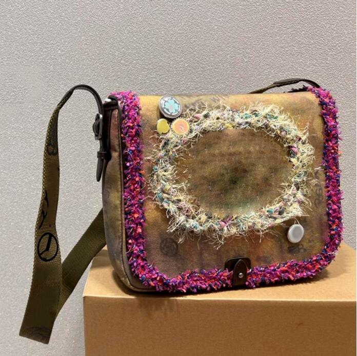 

TZ Ladies Graffiti Designer Bags Vintage Multicolor Distressed Canvas Handbags Badge Letters Weave Pattern Appliques Trimmed Messenger Bag Flap Shoulder Bag 28CM, Shipping