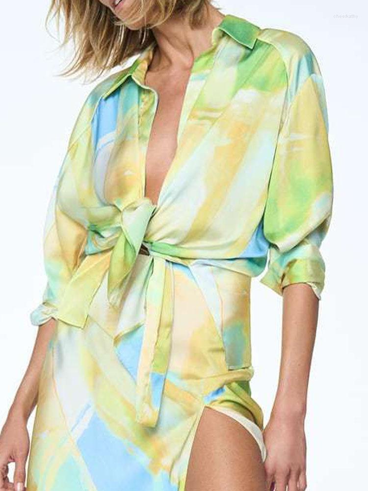 

Women's Blouses & Shirts SHIRTWomen's Chee22