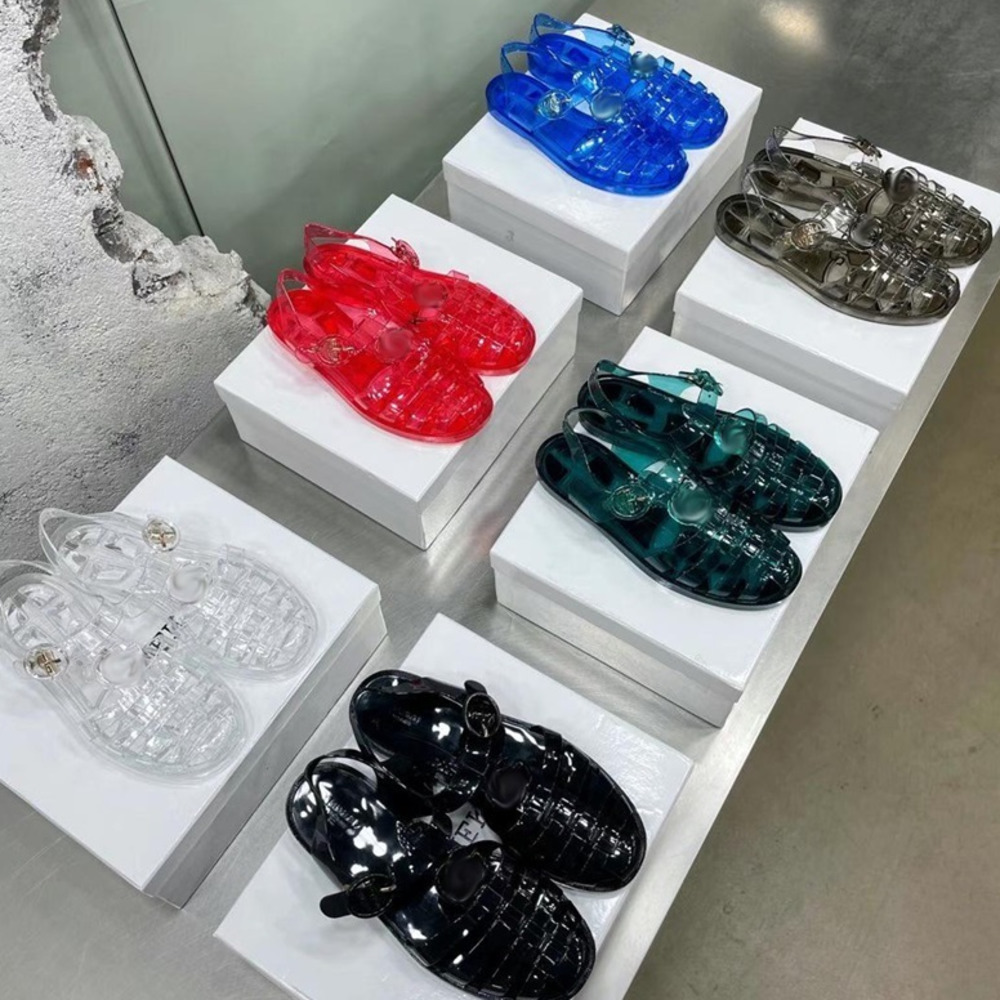 2022 Jelly Sandals Designer Transparent Slippers Femmes Men Flats Tlides Rubber Sole Flip Flops Double G Sandal Lace Up Outdoor Chaussures avec b