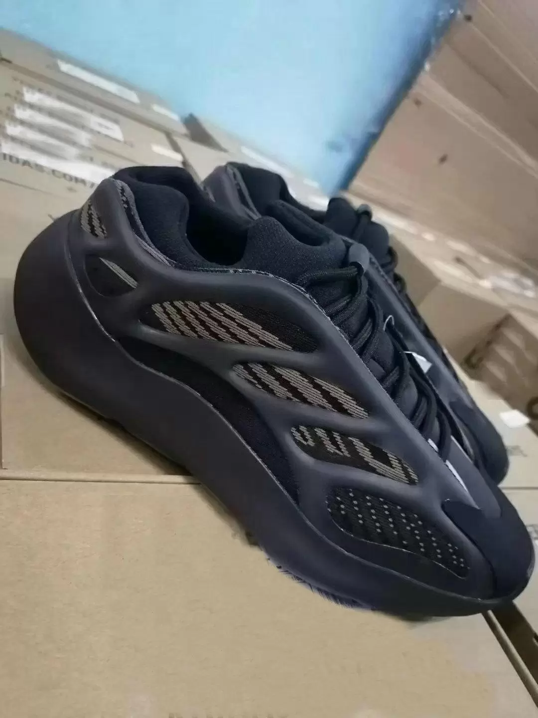 

700 v3 Alvah Glowing in the Dark Running Shoes Azareth Sneakers 3M MNVNS Orange Mens Girls Azae skp V2 fiA'YEEZIES'700', 16