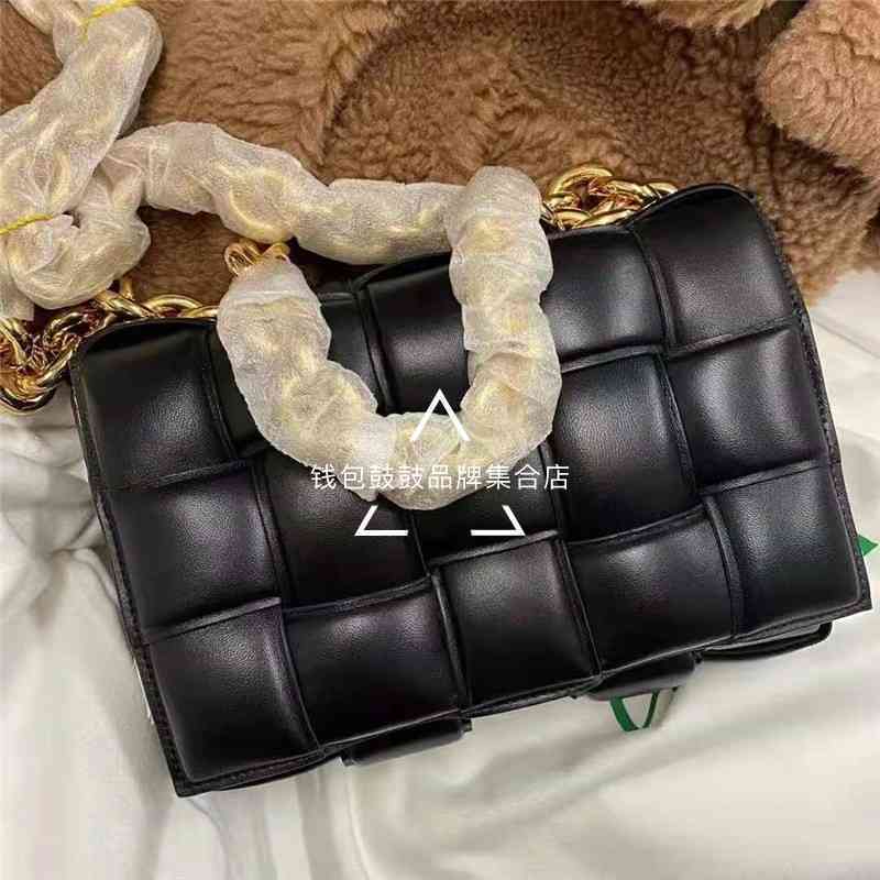 

Venetas Bottegas Classic Bvs Cassette Full Chain Leather Woven Pillow Bag, Black