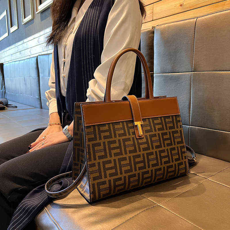 

Export Designer Bags Tote Online Leather Women's Atmospheric Advanced Letter Large Capacity One Shoulder Portable Msenger, Caramel brown