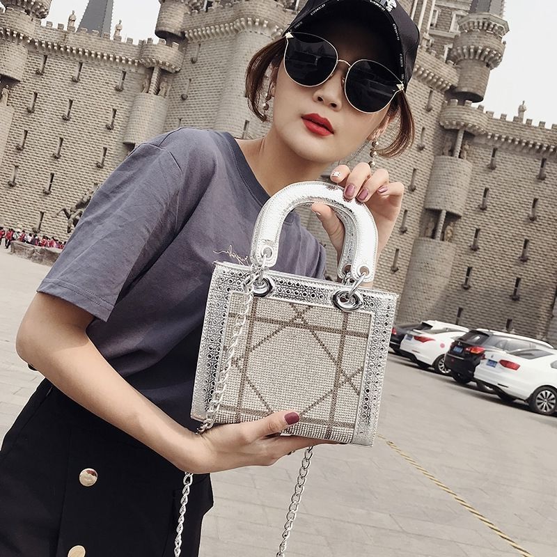 Designer Bags Women's Diana 2022 New Small Xianglingge Chain Single Shoulder Messenger Handbag Bride's Red01
