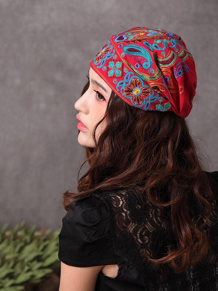 

Berets Vintage Beanie Hat Embroidered Floral Hollow Out Leisure Boho Embroidery Flowers Travel Bandanas Print For WomenBerets, Black