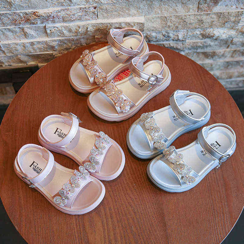 

Girls Kids Sandals Summer Child Shoes Soft-soled Bow Princess Shoes Rhinestone Non-slip Children Casual Sneakers Beach Shoes G220418, Silver