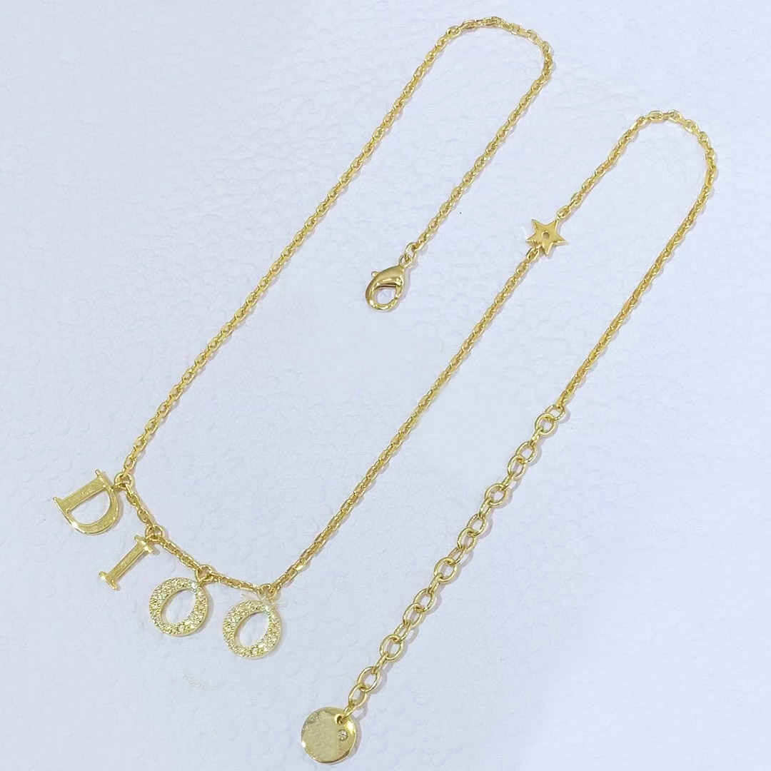 

New arrival Designer Pendant Necklaces with diamond for women fashion jewelry gift