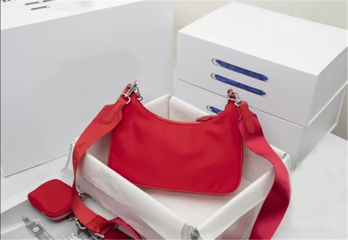 

2022 Designer Brands Hollow Letters Raffia Straw Tote Fashion Paper Woven Women Shoulder Bags Summer Beach Handbag Luxury Bag H0700