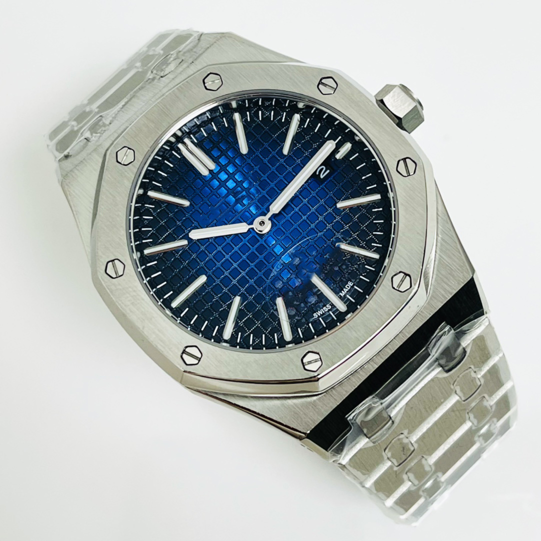 

AAAAA men classic sky blue watch automatic mechanical movement waterproof and wear-resistant sapphire mirror