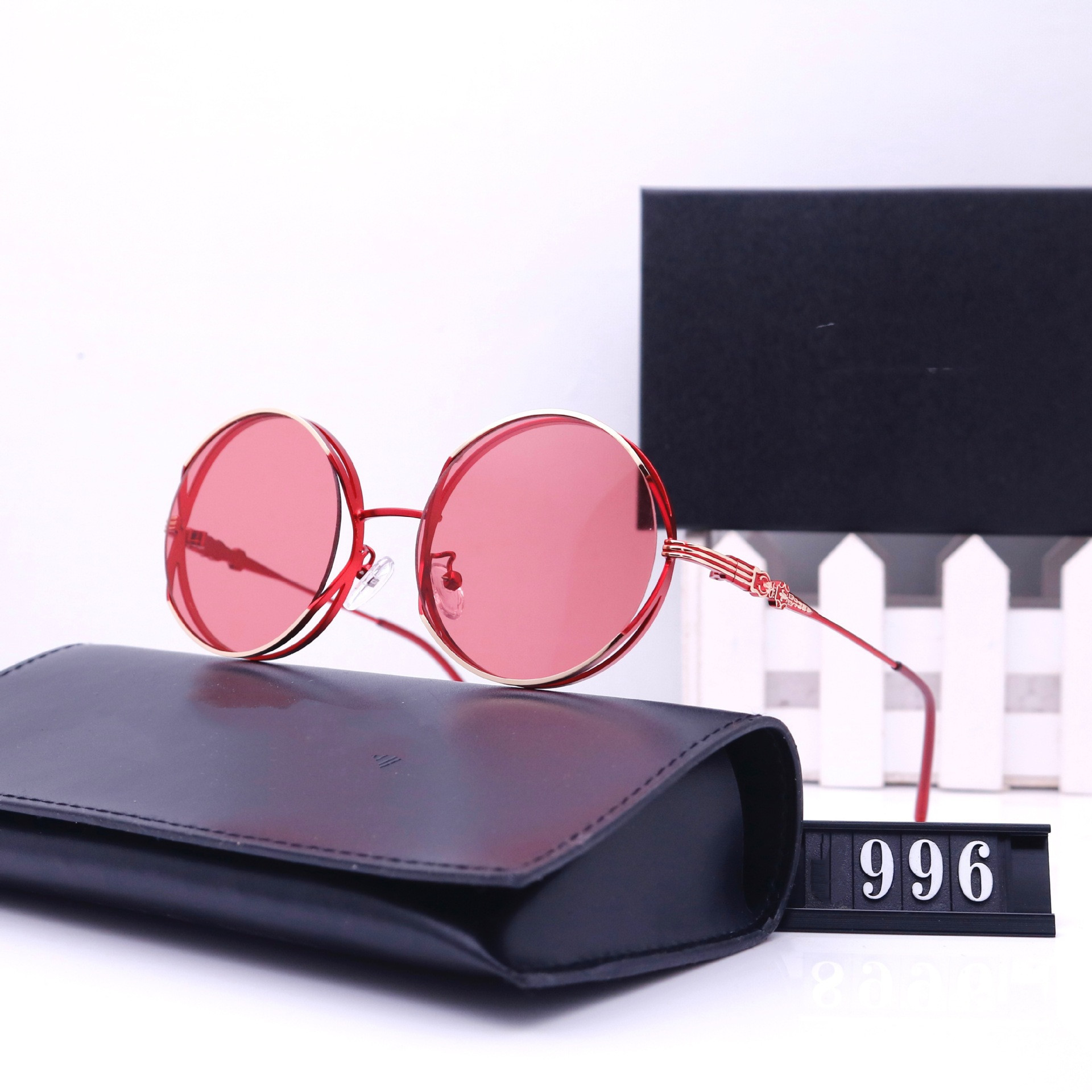 

Designer Sunglasses Classic Eyeglasses Goggle Outdoor Beach Sun Glasses For Man Woman Mix Color Optional Triangular signature Original Box 88