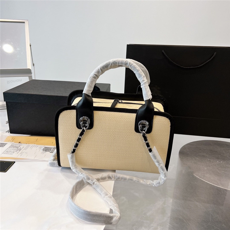 

new Spring and summer straw bag for women casual style design handbag with classic letter embroidery beautiful beach bags 29*19cm, White