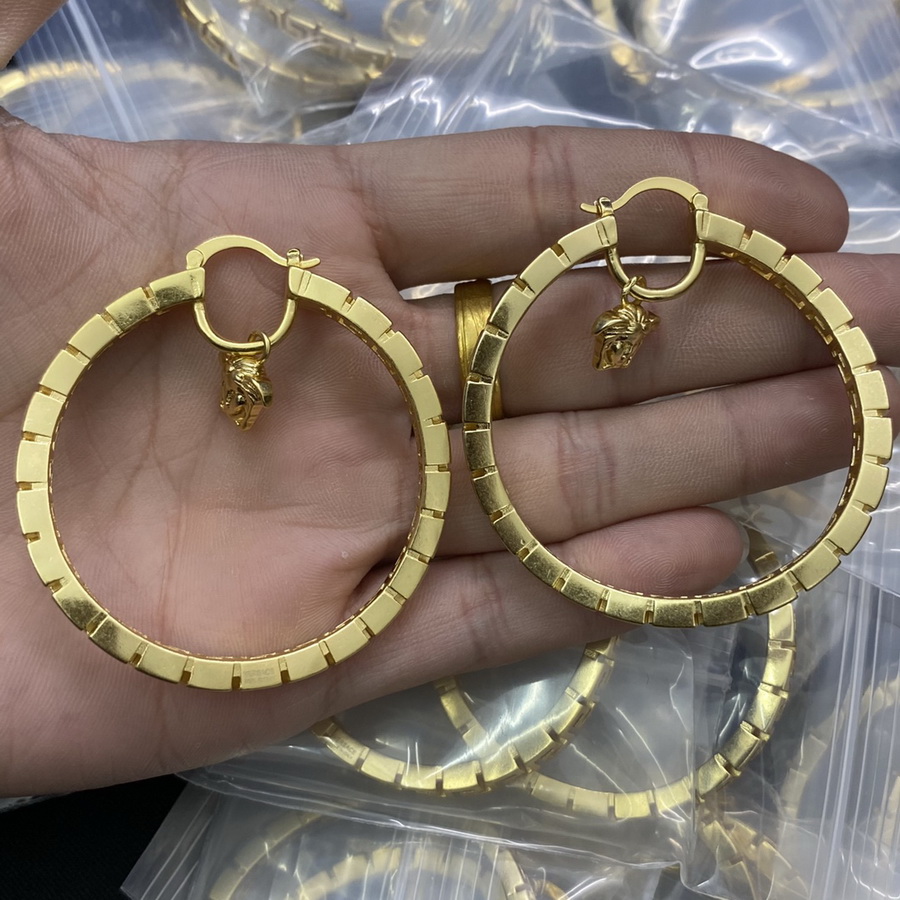 

Fashion new designed V letter ladies Earing hoop Banshee Medusa head portrait 18K gold plated women's earring stud Huggie Designer Jewelry E007