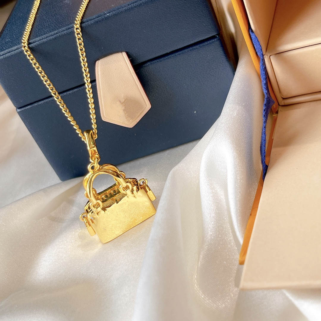 

high quality Designer pendant necklaces female luxury jewelry classic letter printing woman handbag pendant Choker accessories wedding lovers Gift have box