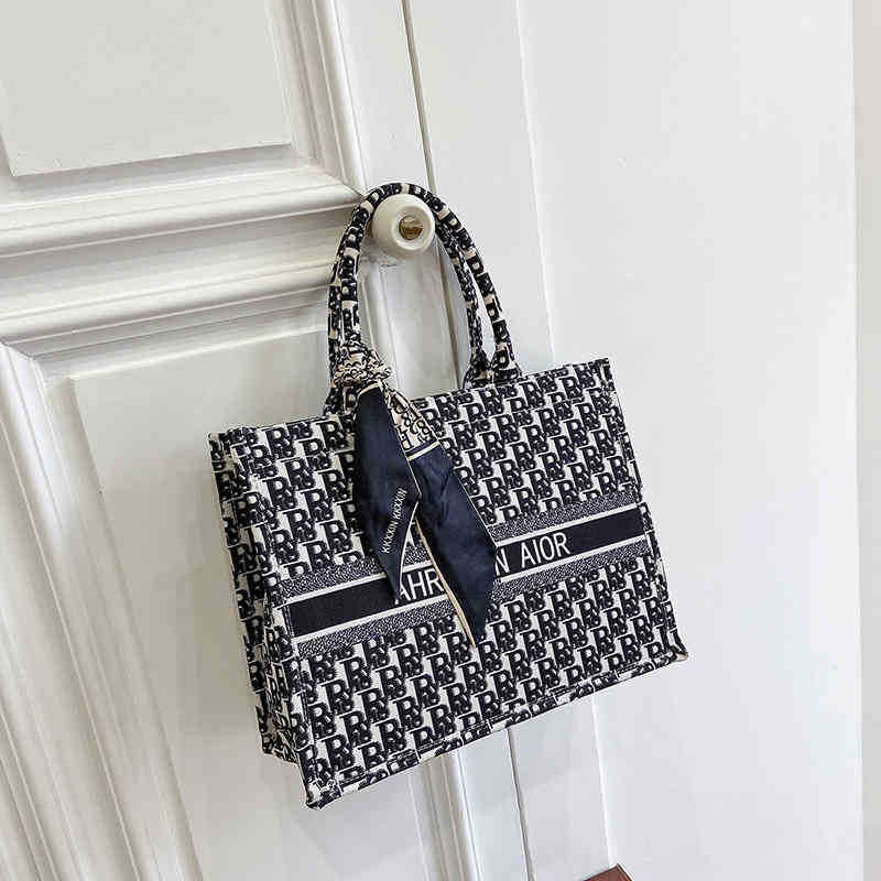 

2022 high quality new fashion trendy bags D Family Book flower large capacity shopping Embroidered Tote portable atmosphere, Reading