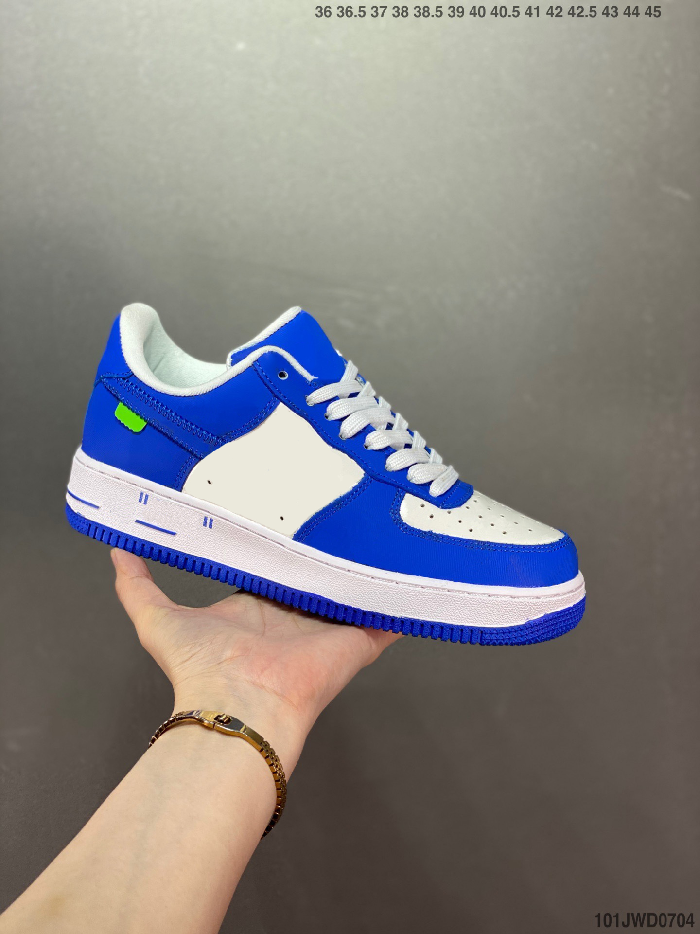 

Jumpman 1 Low OG Basketball Shoes Monograms Embossed Leather Canvas Running Sneakers Luxury Mens Womens Joint Name Designer Casual Skateboard Shoes