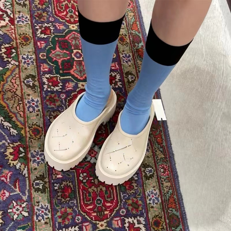 

Perforated Designer Sandals Luxury Platform Slide Hollow Pattern Slippers Transparent Materials Sandal Rubber Flats Slipper, Color 2