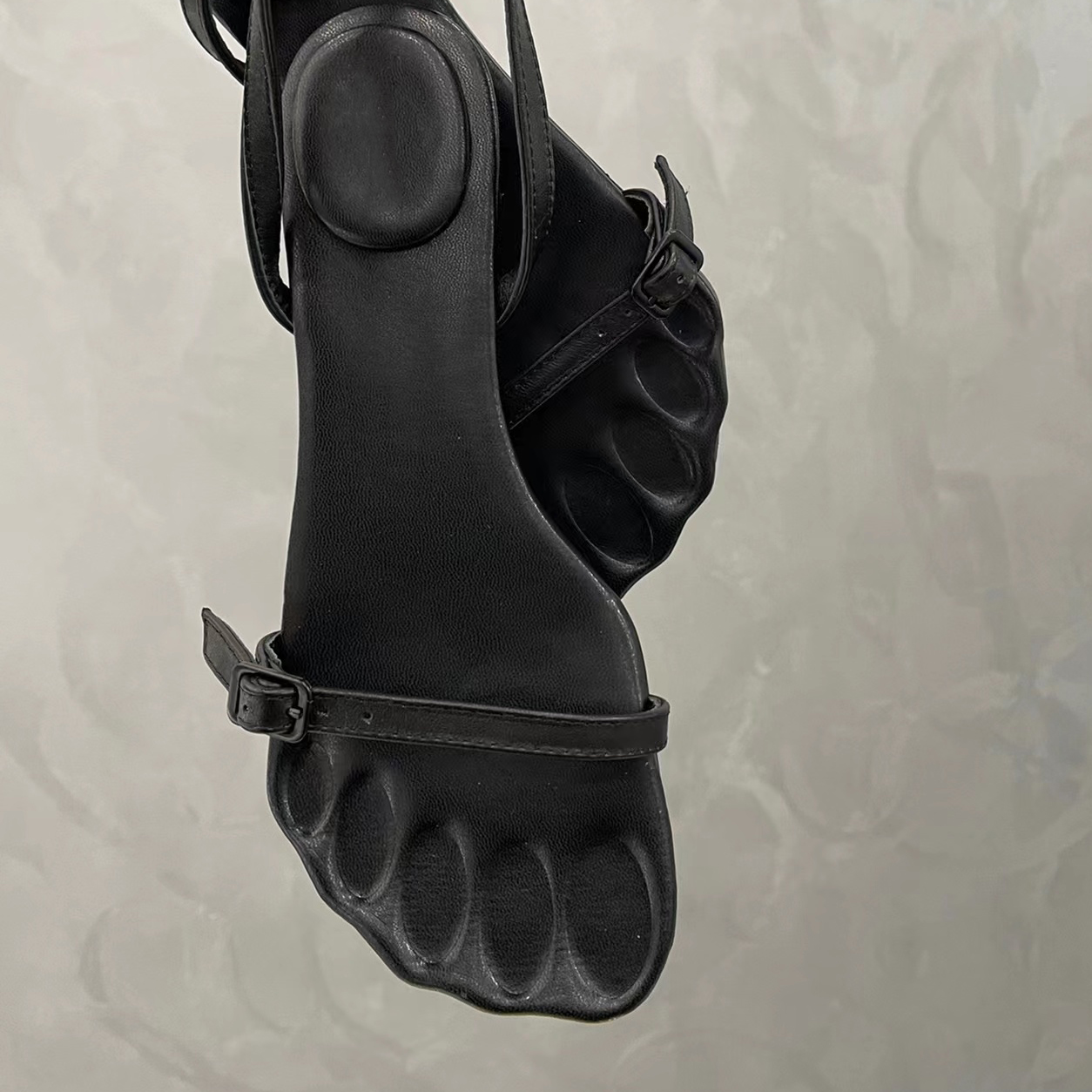 

Designer Womens Five Toe Sandals Fashion Leather Pairs Slippers Rubber Green Mules Luxury Open Shoes Retro Beach Shoe Ladies Espadrilles Loafers Flip Flops Slides